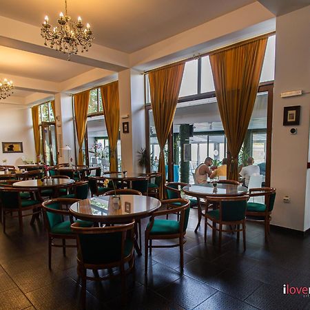 Riviera 990 - Resort & Restaurant Ieşelniţa Esterno foto