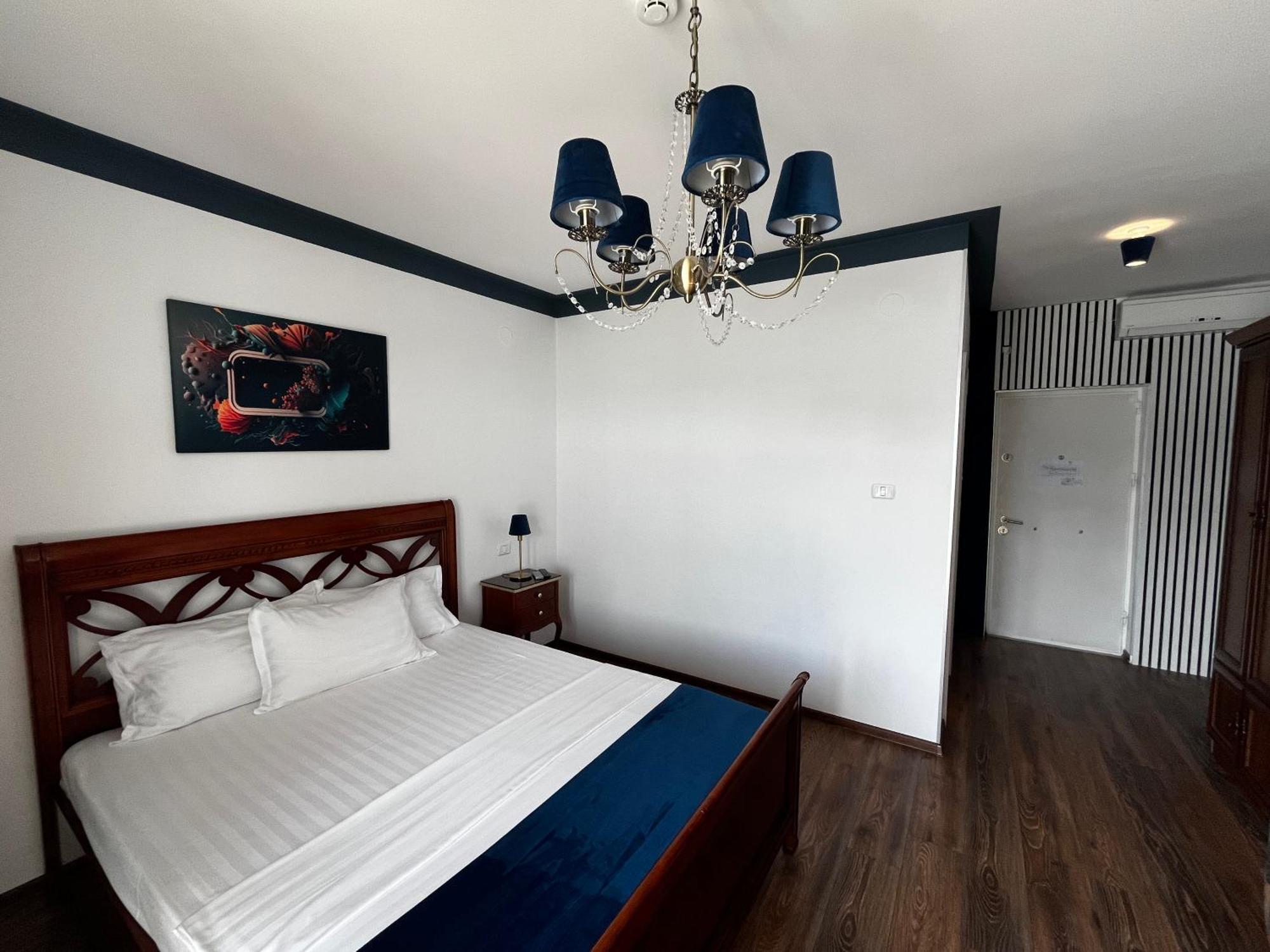 Riviera 990 - Resort & Restaurant Ieşelniţa Esterno foto