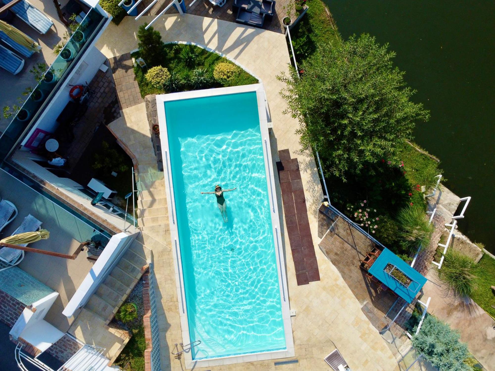 Riviera 990 - Resort & Restaurant Ieşelniţa Esterno foto