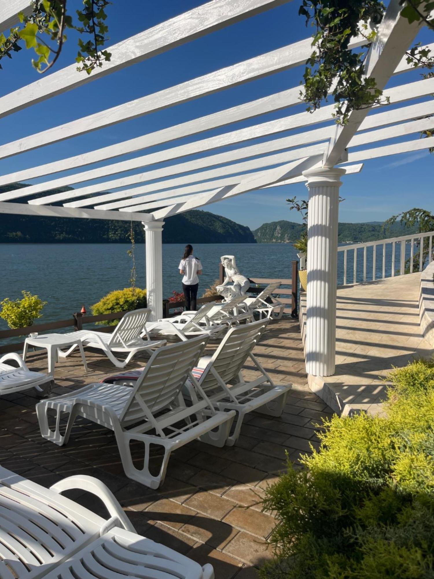 Riviera 990 - Resort & Restaurant Ieşelniţa Esterno foto