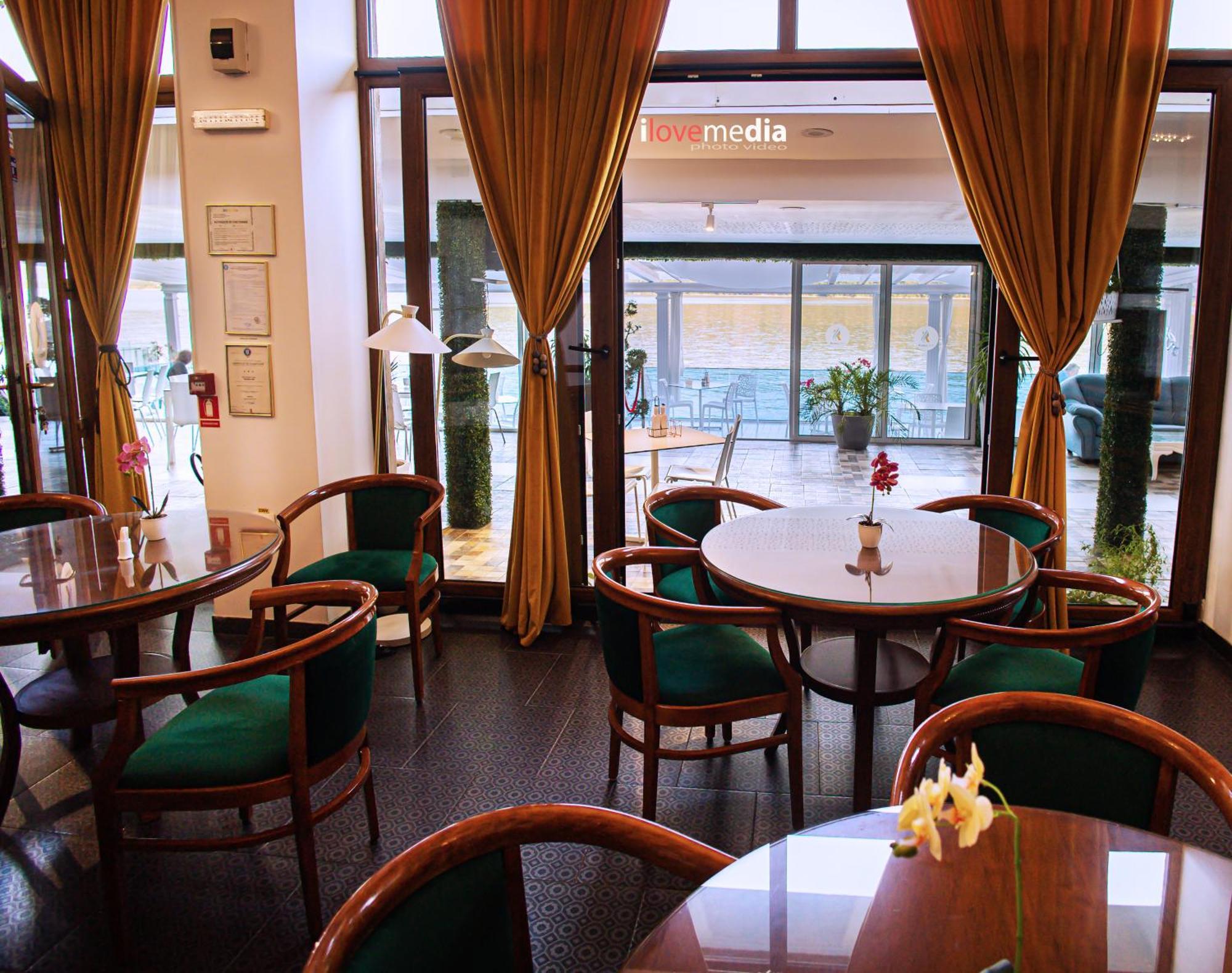 Riviera 990 - Resort & Restaurant Ieşelniţa Esterno foto